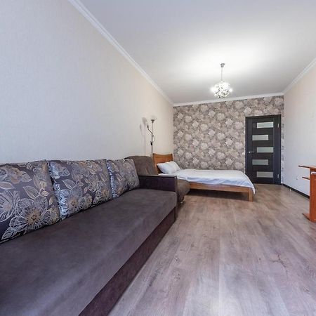 Flatrent Drahomanova 2A Apartment เคียฟ ภายนอก รูปภาพ