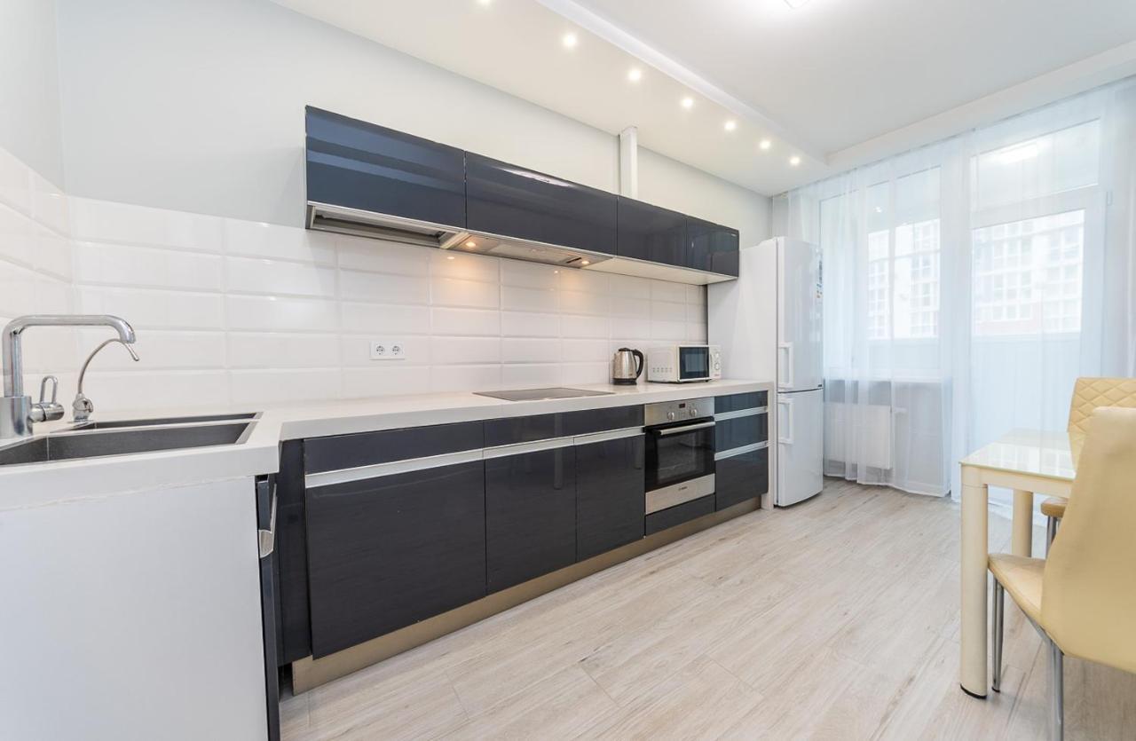 Flatrent Drahomanova 2A Apartment เคียฟ ภายนอก รูปภาพ
