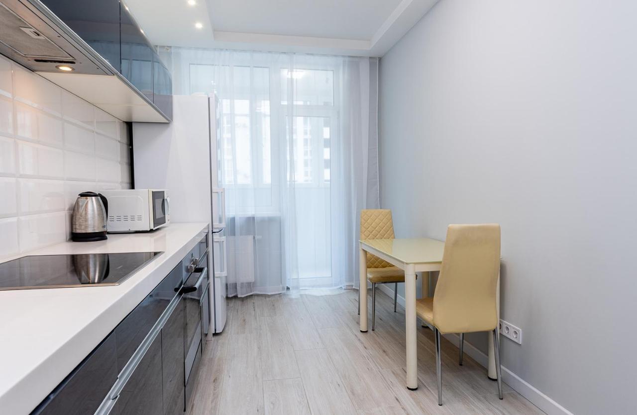 Flatrent Drahomanova 2A Apartment เคียฟ ภายนอก รูปภาพ