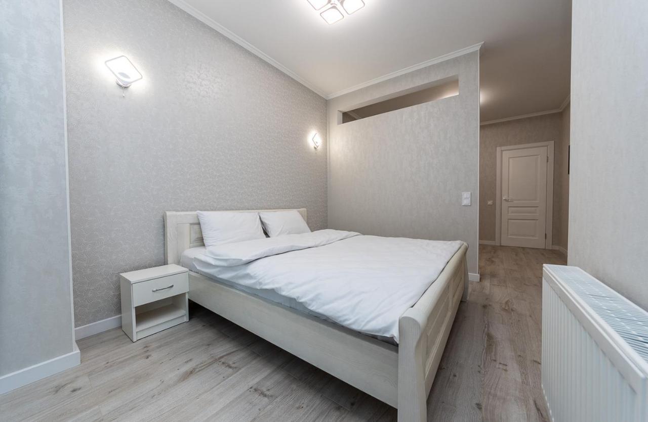 Flatrent Drahomanova 2A Apartment เคียฟ ภายนอก รูปภาพ