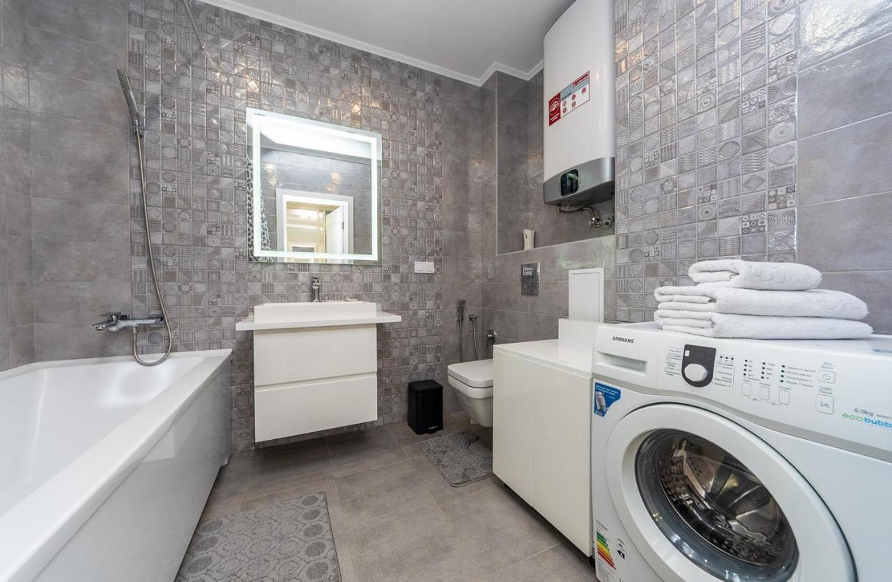 Flatrent Drahomanova 2A Apartment เคียฟ ภายนอก รูปภาพ