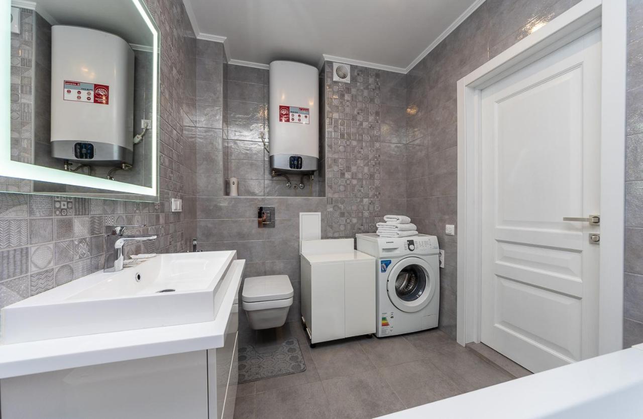 Flatrent Drahomanova 2A Apartment เคียฟ ภายนอก รูปภาพ