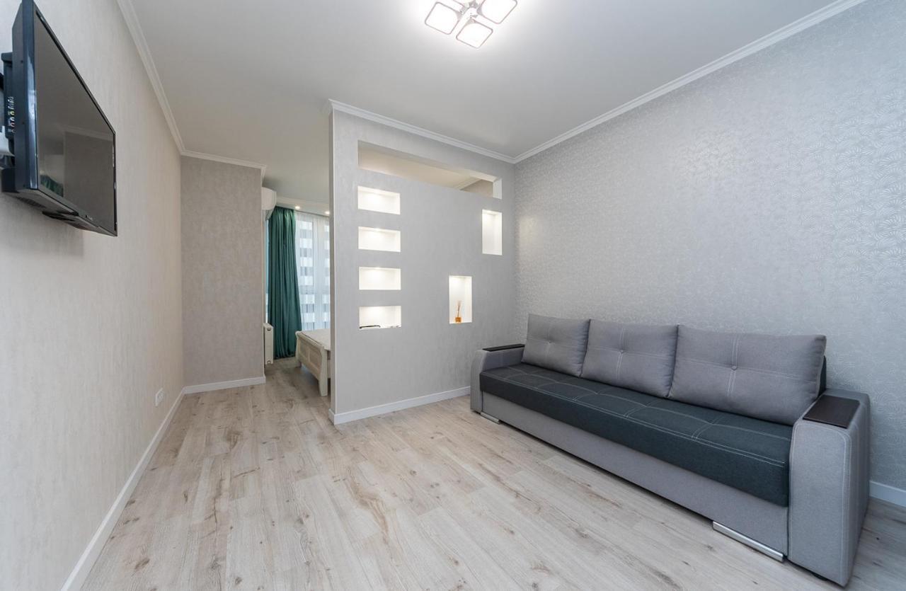 Flatrent Drahomanova 2A Apartment เคียฟ ภายนอก รูปภาพ