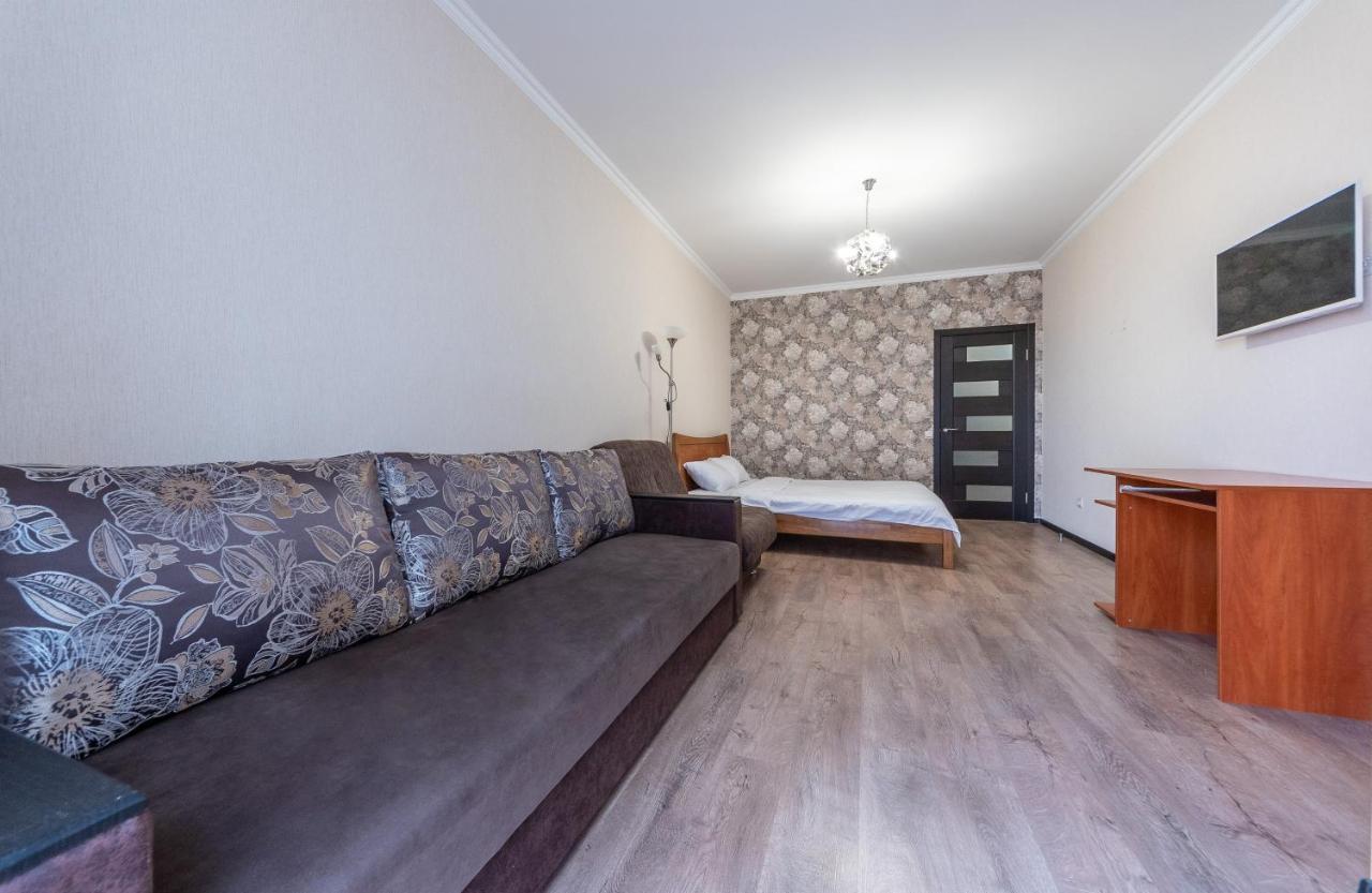 Flatrent Drahomanova 2A Apartment เคียฟ ภายนอก รูปภาพ