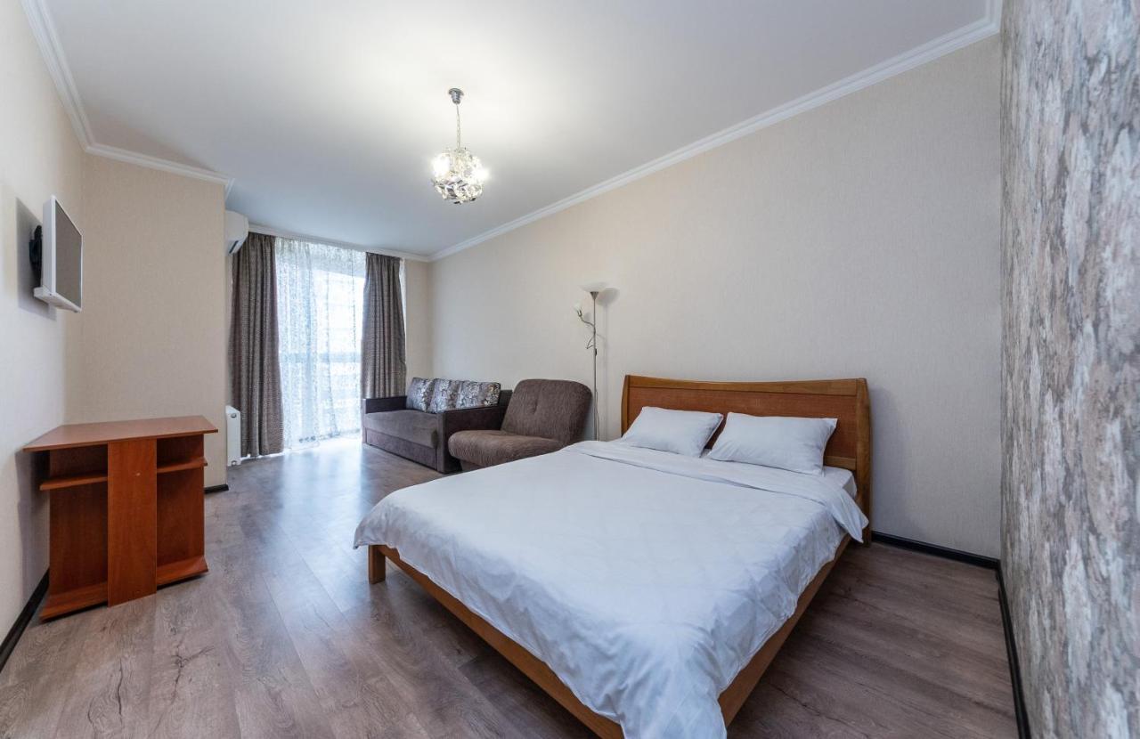 Flatrent Drahomanova 2A Apartment เคียฟ ภายนอก รูปภาพ